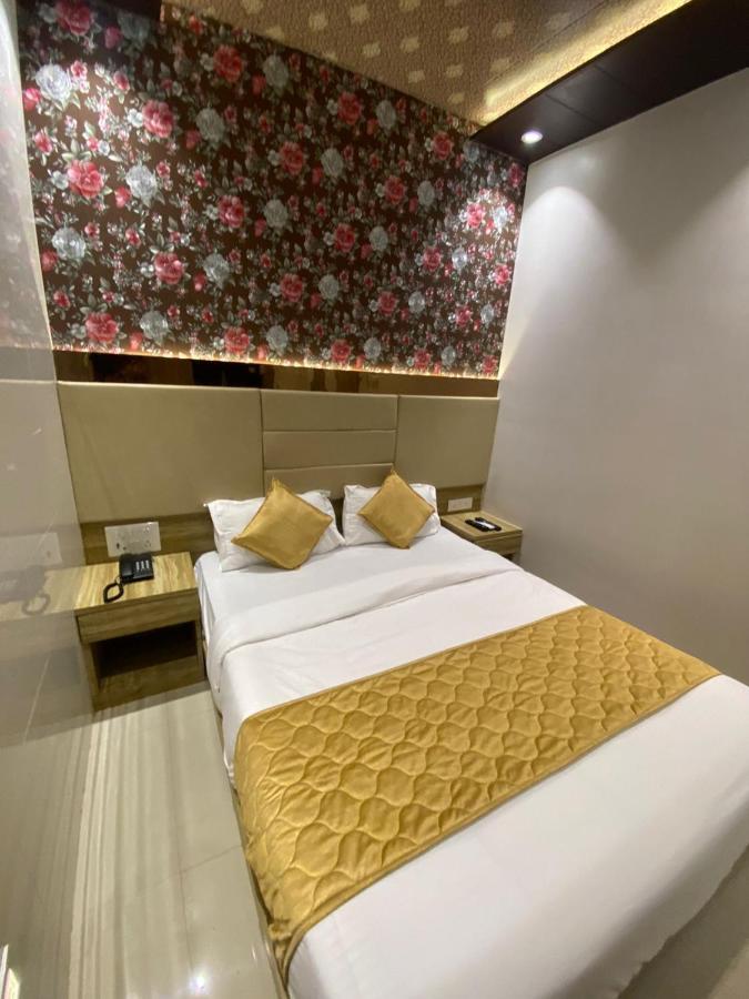 מומביי Hotel Bkc Crown - Near Trade Centre, Visa Consulate מראה חיצוני תמונה