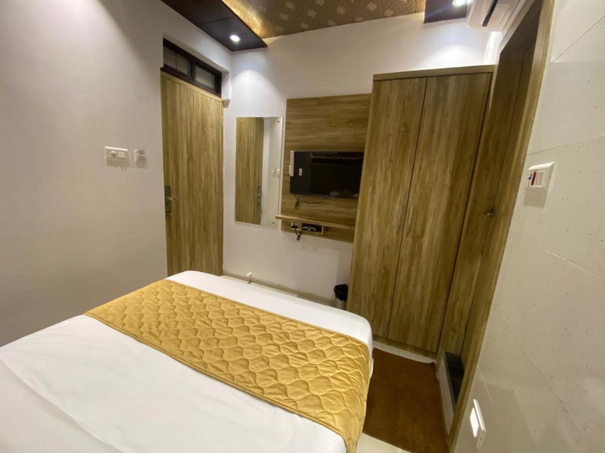 מומביי Hotel Bkc Crown - Near Trade Centre, Visa Consulate מראה חיצוני תמונה